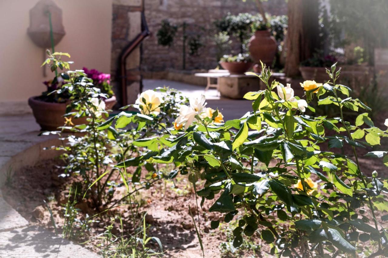 Casa del Priore Villa Usigliano Esterno foto